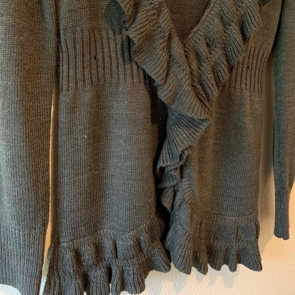 Ruffle Sweater - Picture 5 of 5